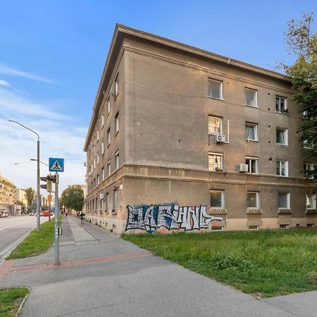 Bratislava Touch 2 Bedroom Apt Eksteriør bilde