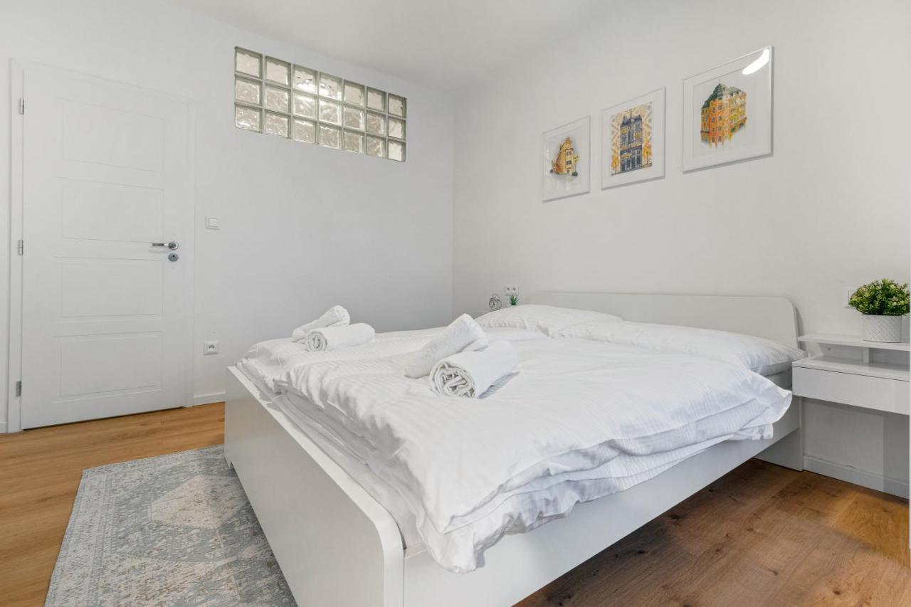 Bratislava Touch 2 Bedroom Apt Eksteriør bilde